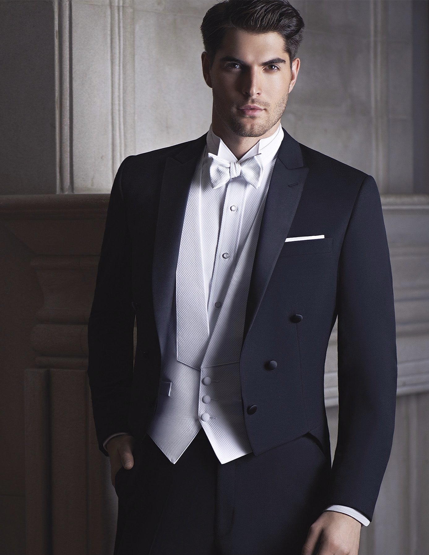 Bentley Wedding Tuxedo in Black – menstuxedousa