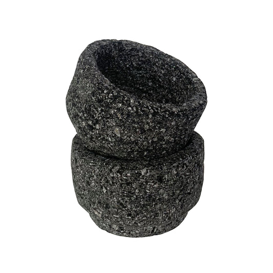 The Curated Pantry Molcajete mexicano grande (12 pulgadas) tallada a mano  100% piedra volcánica | Molcajete Mexicano de Piedra Volcanica Grande 