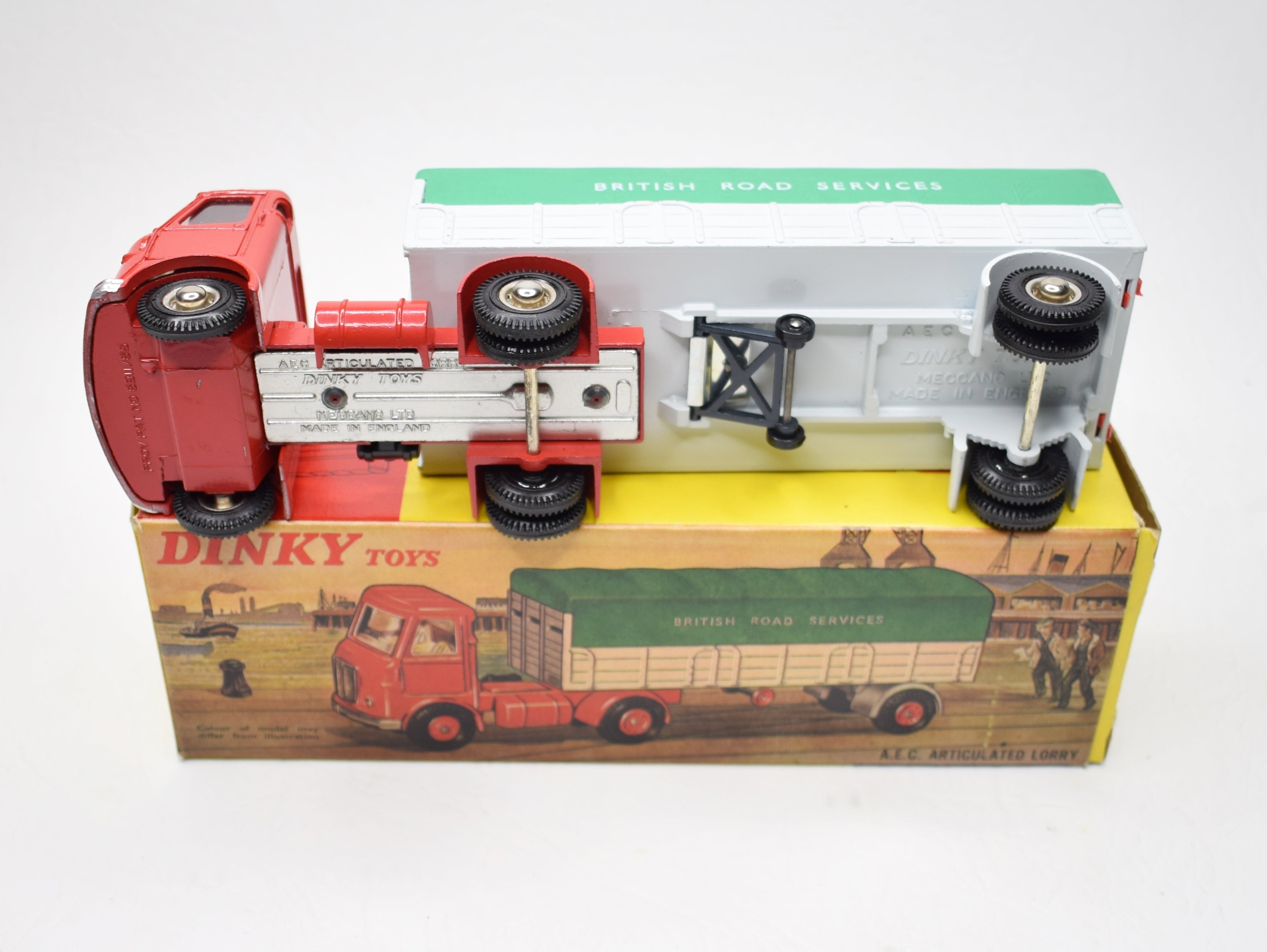 dinky toys aec articulated lorry