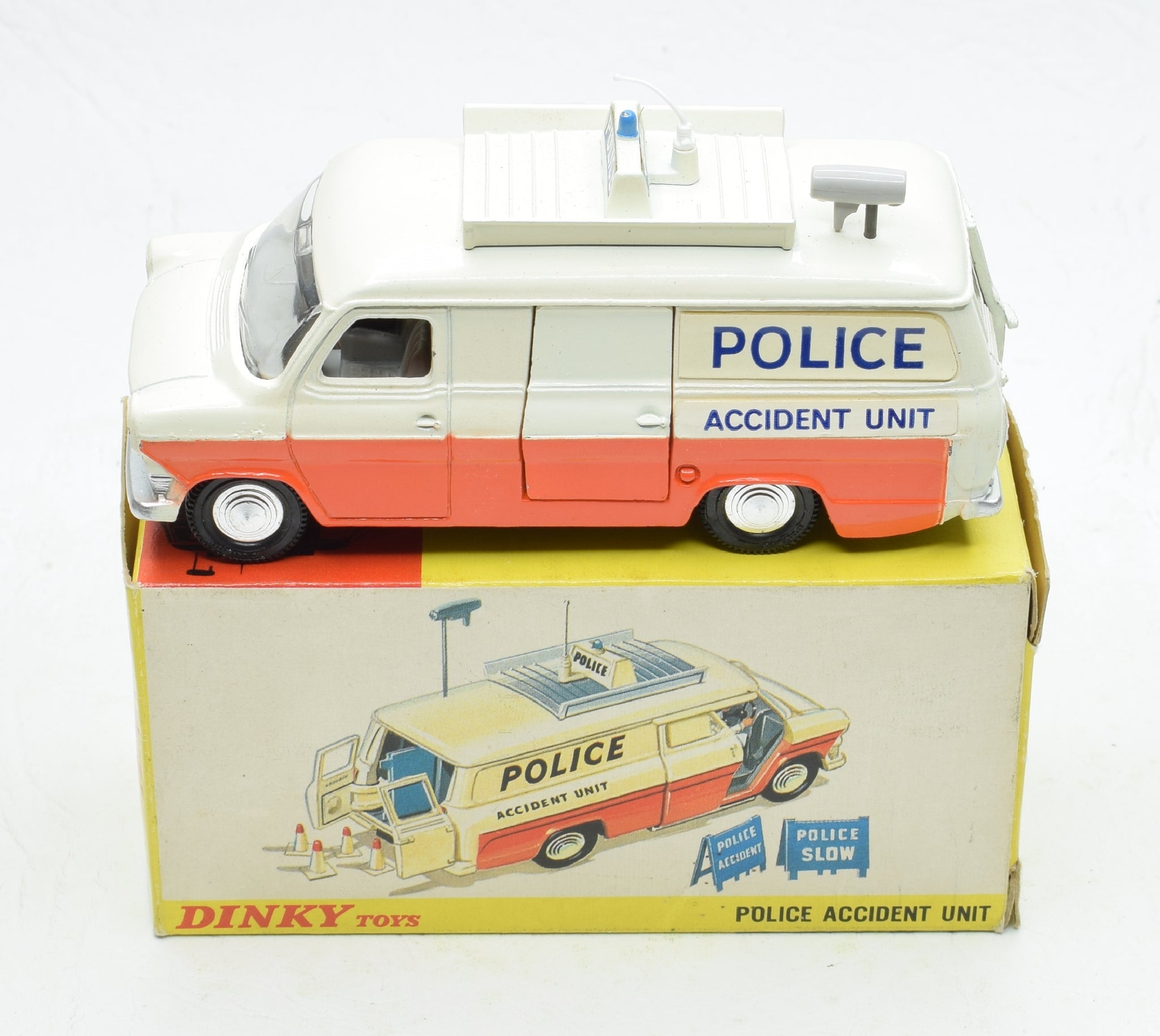 DINKY TOYS [287] Police Accident Unit | givingbackpodcast.com