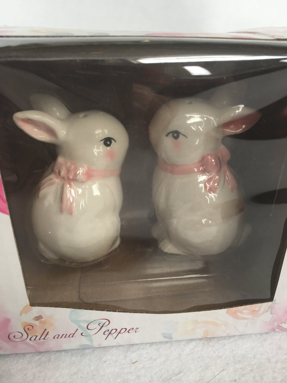 easter salt and pepper shakers