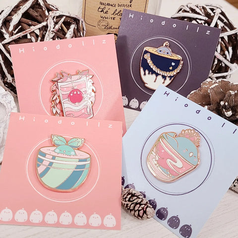 Hiodollz Pins