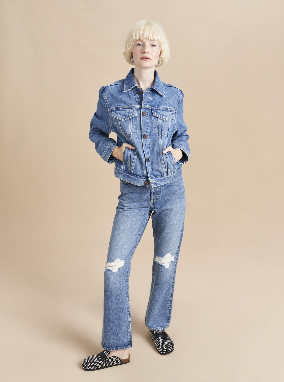 Destined to be your go-to, classic jean jacket, our version is slightly cropped so pairs perfectly with our high waisted denim, tucked in tanks or even to show off a peek of one of our oversized striped knits. 