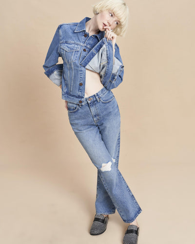 Destined to be your go-to, classic jean jacket, our version is slightly cropped so pairs perfectly with our high waisted denim, tucked in tanks or even to show off a peek of one of our oversized striped knits. 