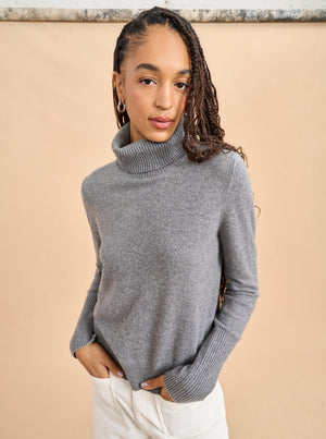 Solid Lean Lines Turtleneck