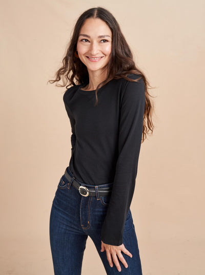 What makes the perfect tee? Why don't you ask our co-founders? Meredith's long sleeve version in super soft cotton is not too fitted, not too oversized-perfect for layering with a pop of color.