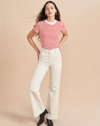 What makes the perfect tee? Why don't you ask our co-founders? Molly's vintage-inspired version in super soft cotton is more of slimmer fit, perfect for tucking into her namesake jean (or any of our jeans:-))