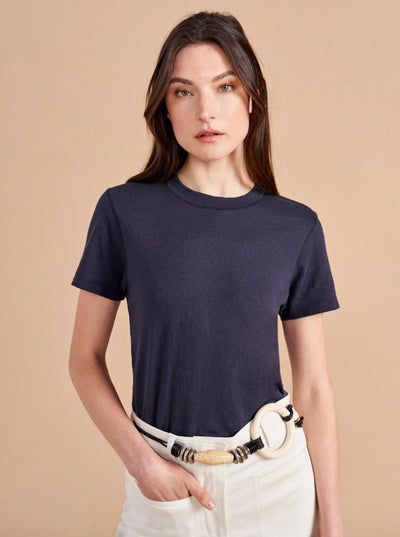 What makes the perfect tee? Why don't you ask our co-founders? Molly's vintage-inspired version in super soft cotton is more of slimmer fit, perfect for tucking into her namesake jean (or any of our jeans:-))