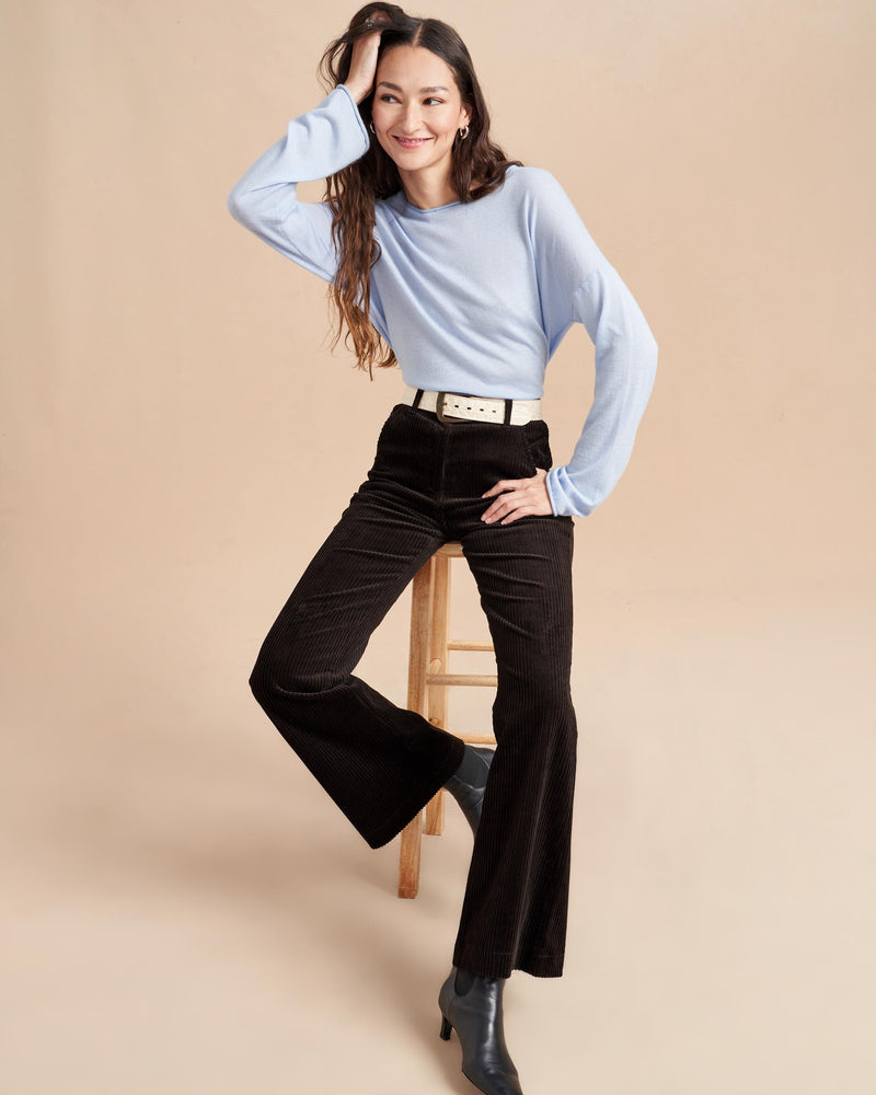 This delicious cotton-stretch corduroy trouser is the perfect staple for fall. Wear it on its own or with its matching shirt jacket, this wide wale pant is where functionality meets luxury and turns to obsession.