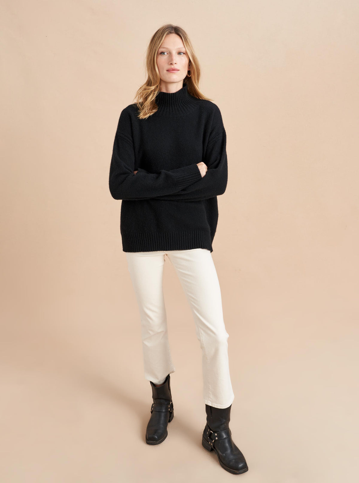Our co-founder Valerie Macaulay's favorite turtleneck, this oversized sweater in buttery soft recycled cashmere, is chic with winter white, excellent over your favorite denim and a no brainer with a classic wide leg trouser. This knit was made to be your go-to season after season.