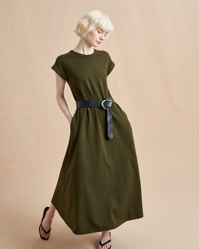 The search for the perfect t-shirt dress is over. This maxi style, in 100% organic cotton, features a slightly A-line silhouette and comes with a removable belt so you can decide how much shape you want and not to worry, like most of our best selling dresses, this too comes with pockets. You can thank us later.