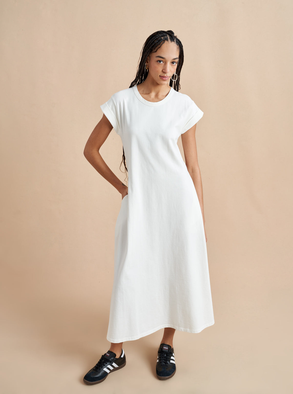 The search for the perfect t-shirt dress is over. This maxi style, in 100% organic cotton, features a slightly A-line silhouette and comes with a removable belt so you can decide how much shape you want and not to worry, like most of our best selling dresses, this too comes with pockets. You can thank us later.