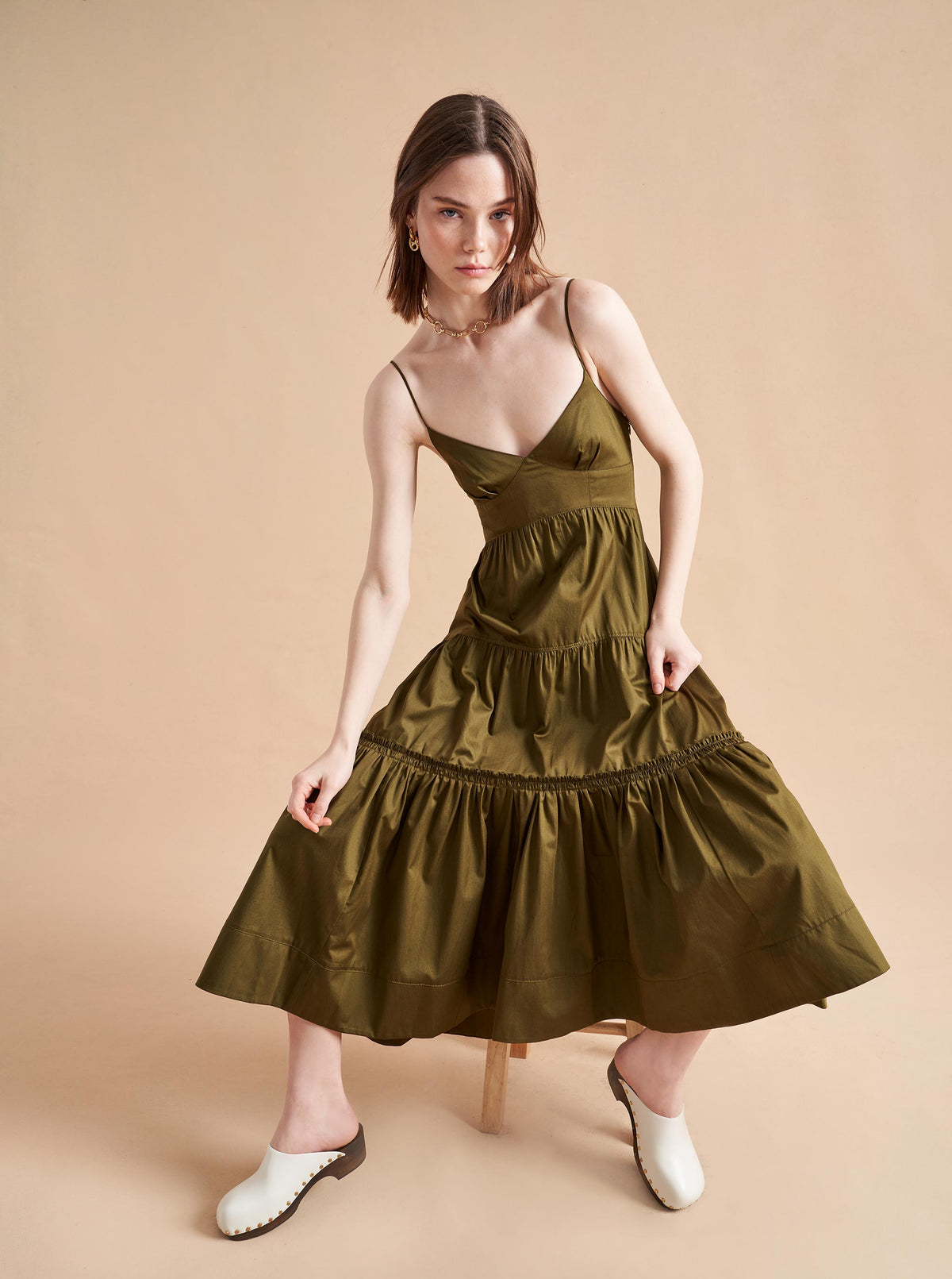 A sister to our best-selling Bee dress, the Beatrix has the same sweetheart neckline but features a tiered skirt for maximum romance.