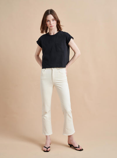 The Meredith Jean is that perfect friend you can't live without. From boots to Birkenstocks, this flattering, high rise, cropped, flare jean makes you look and feel your best with a hint of je ne sais quoi-just like the co-founder herself. 