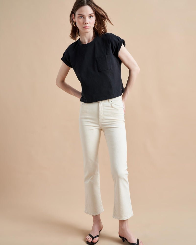 The Meredith Jean is that perfect friend you can't live without. From boots to Birkenstocks, this flattering, high rise, cropped, flare jean makes you look and feel your best with a hint of je ne sais quoi-just like the co-founder herself. 