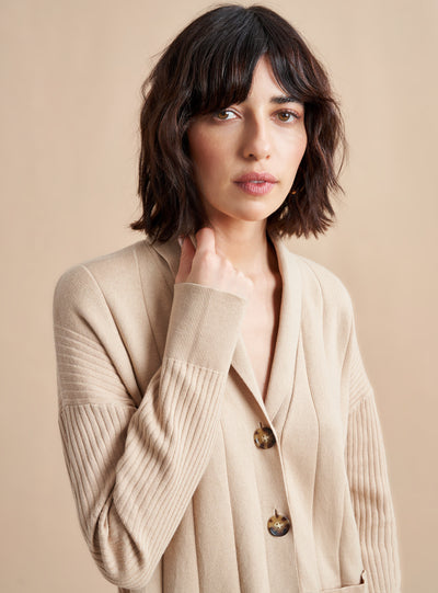 Inspired by our co-founder, Molly Howard, this recycled cotton and cashmere cardigan is the queen of comfort (especially when paired back to the Molly Pants). Wear it as a set, wear it with your favorite jeans, wear it with nothing else at all - whichever way you choose, you'll like how you feel (and how you look).