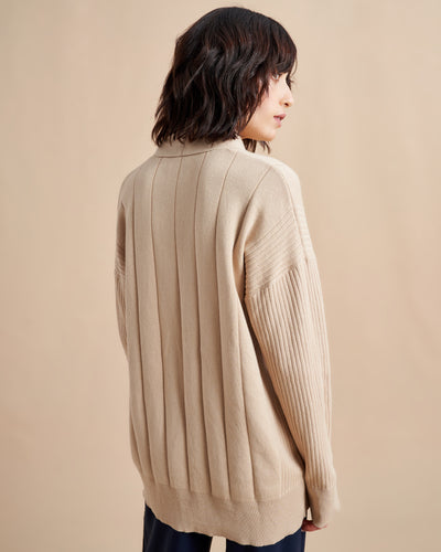 Inspired by our co-founder, Molly Howard, this recycled cotton and cashmere cardigan is the queen of comfort (especially when paired back to the Molly Pants). Wear it as a set, wear it with your favorite jeans, wear it with nothing else at all - whichever way you choose, you'll like how you feel (and how you look).