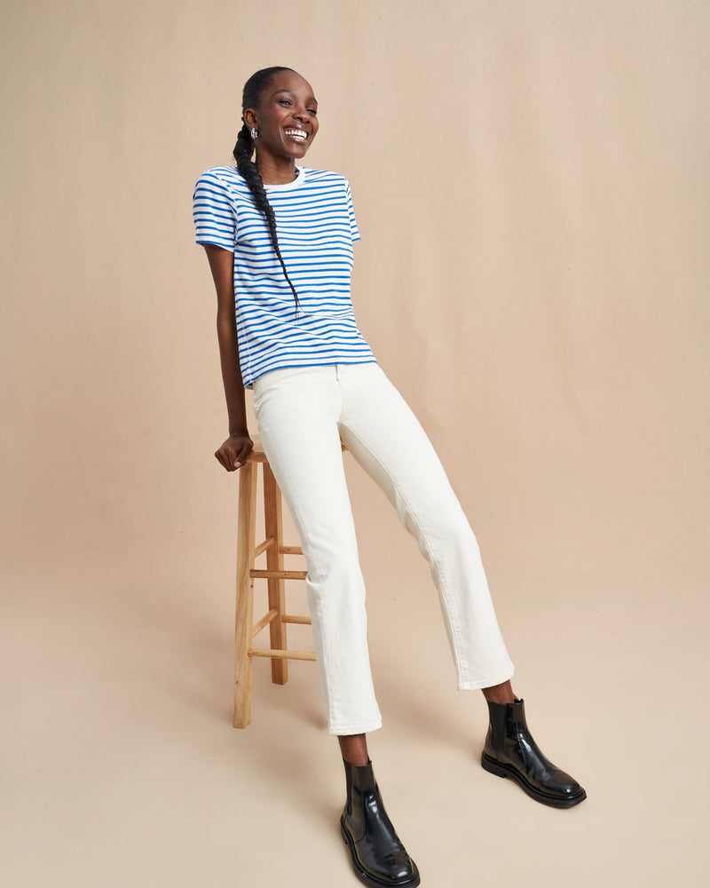 What makes the perfect tee? Why don't you ask our co-founders? Molly's vintage-inspired version in super soft cotton is more of slimmer fit, perfect for tucking into her namesake jean (or any of our jeans:-))