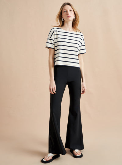 These pants were made for walking, strutting, catwalking, sashaying, strolling-just about any mood you want to bring to your day. Made from a hold-you-in blend of viscose/elastane, these pants give you the perfect line. Pair with oversize sweaters, camisoles and blazers or a simple tee but don't forget l'attitude.