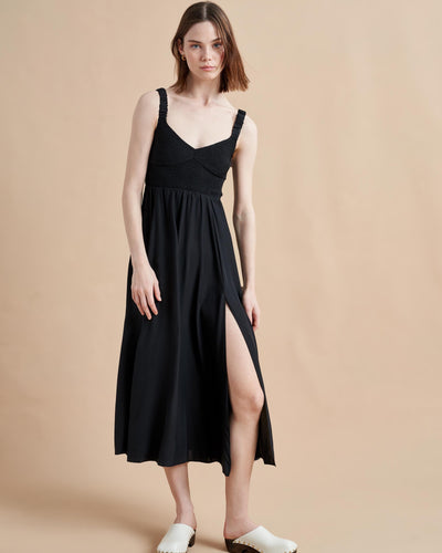 Named after La Bande member and beauty entrepreneur, Sarah Howard, this sweet yet sexy dress will make you feel like the femme fatale that you are with directional smocking on the bodice, a fierce side slit and a smocked back and waist to accentuate it all made from 100% butter-soft silk charmeuse. Don't hurt 'em!