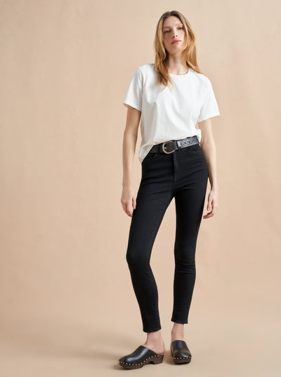 Long on comfort and style, these high rise skinny jeans, in super soft and super stretch cotton, elongate the leg and accentuate the waist. Tuck in your tees or pop over one of our Marin Sweaters but the only thing you'll be thinking about is how good you look and feel.