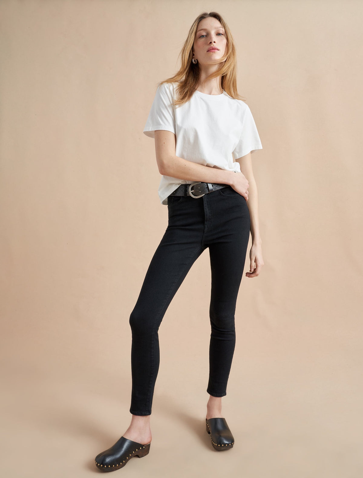 Long on comfort and style, these high rise skinny jeans, in super soft and super stretch cotton, elongate the leg and accentuate the waist. Tuck in your tees or pop over one of our Marin Sweaters but the only thing you'll be thinking about is how good you look and feel.