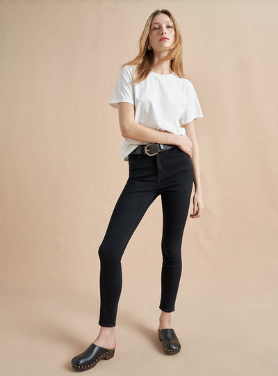Long on comfort and style, these high rise skinny jeans, in super soft and super stretch cotton, elongate the leg and accentuate the waist. Tuck in your tees or pop over one of our Marin Sweaters but the only thing you'll be thinking about is how good you look and feel.