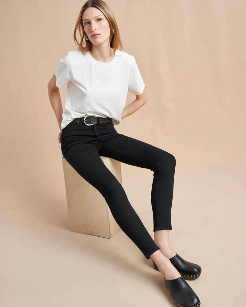 Long on comfort and style, these high rise skinny jeans, in super soft and super stretch cotton, elongate the leg and accentuate the waist. Tuck in your tees or pop over one of our Marin Sweaters but the only thing you'll be thinking about is how good you look and feel.