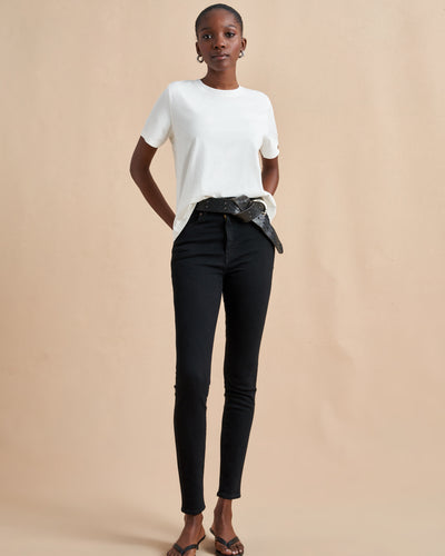 What makes the perfect tee? Why don't you ask our co-founders? Valerie's classic tee in super soft cotton is more of a boyfriend, generous fit, perfect for throwing on over her namesake, skinny jean (or any of our jeans ;-))