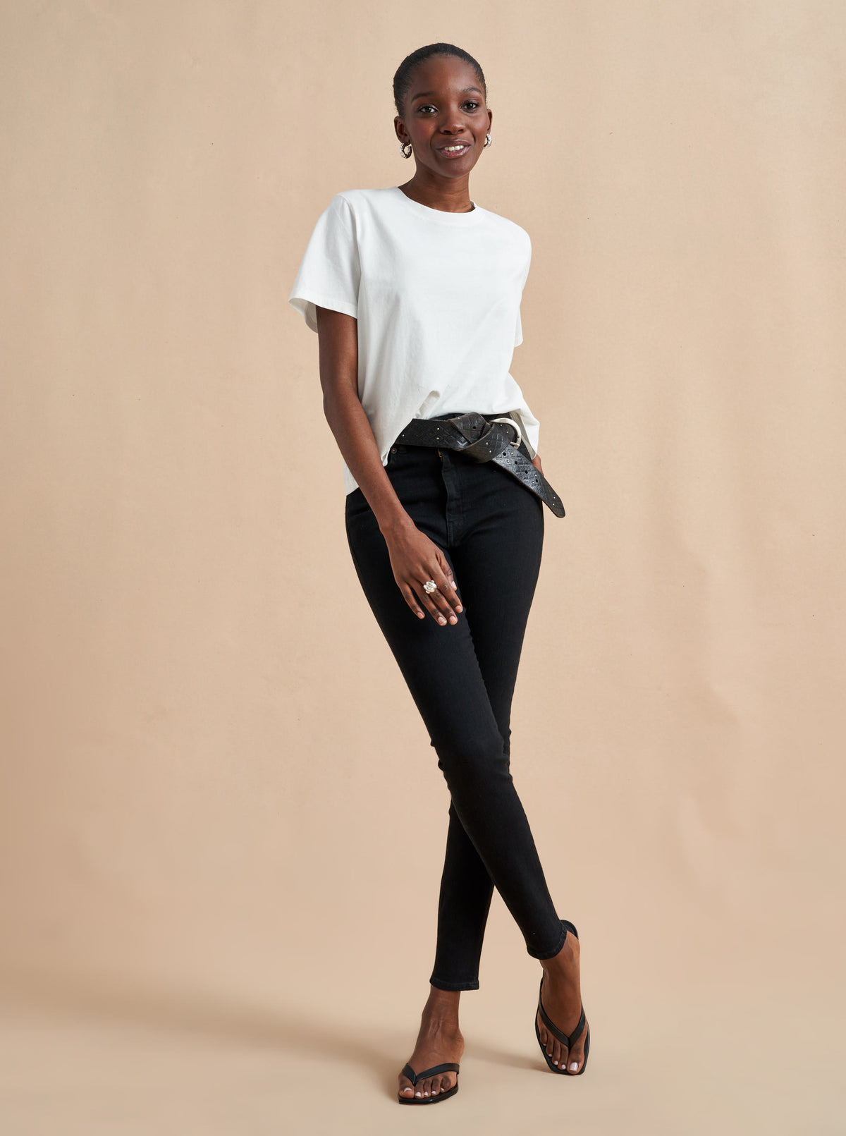 What makes the perfect tee? Why don't you ask our co-founders? Valerie's classic tee in super soft cotton is more of a boyfriend, generous fit, perfect for throwing on over her namesake, skinny jean (or any of our jeans ;-))