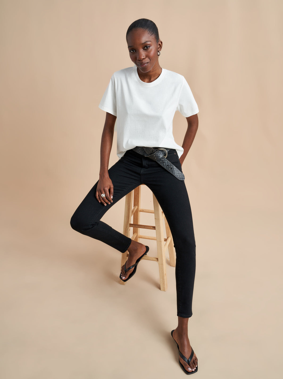 What makes the perfect tee? Why don't you ask our co-founders? Valerie's classic tee in super soft cotton is more of a boyfriend, generous fit, perfect for throwing on over her namesake, skinny jean (or any of our jeans ;-))