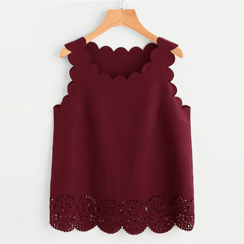 SCARLET’S SCALLOPED SHELL TOP