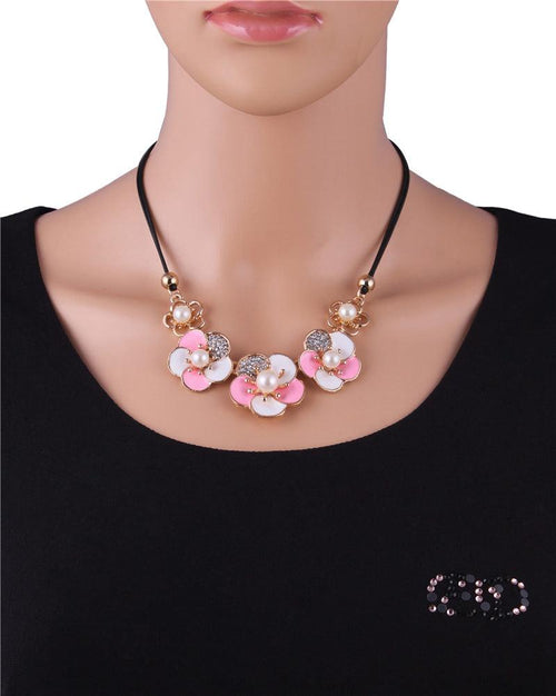 THE PINK BOUQUET NECKLACE