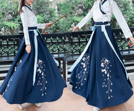 Medieval Hanfu Dress: Majestic Han Dynasty