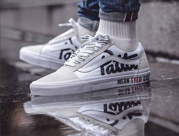 vans blancos