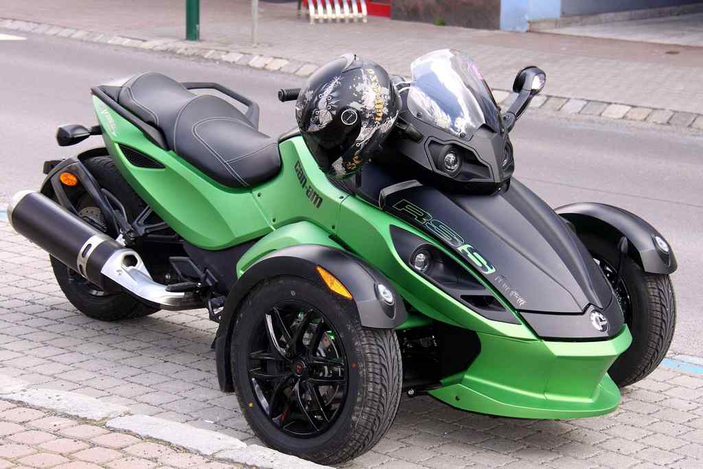 Lime Green Can-Am Spyder From the Front