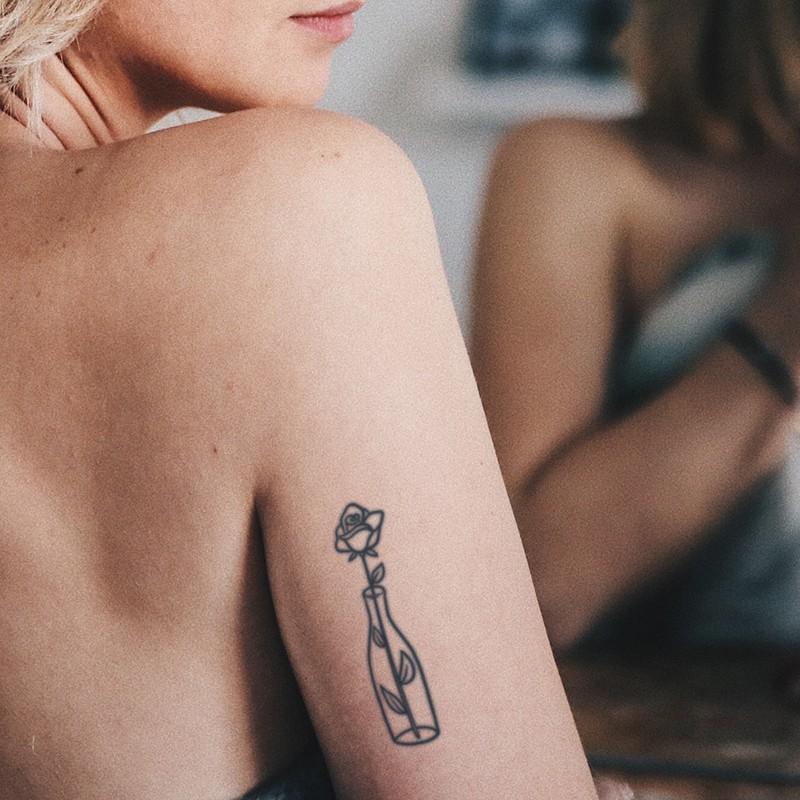 Easy.ink™ mini lighthouse tattoo - sản phẩm tattoo tạm thời tiên tiến và độc đáo. Với công nghệ tiên tiến của chúng tôi, bạn có thể tận hưởng vẻ đẹp của mẫu hình xăm ngọn hải đăng ưa chuộng mà không cần phải đau đớn và tốn kém. Sản phẩm của chúng tôi sẽ giúp bạn tạo ra các bức tranh da tuyệt đẹp, đồng thời giữ được vẻ đẹp của làn da mịn màng của bạn.