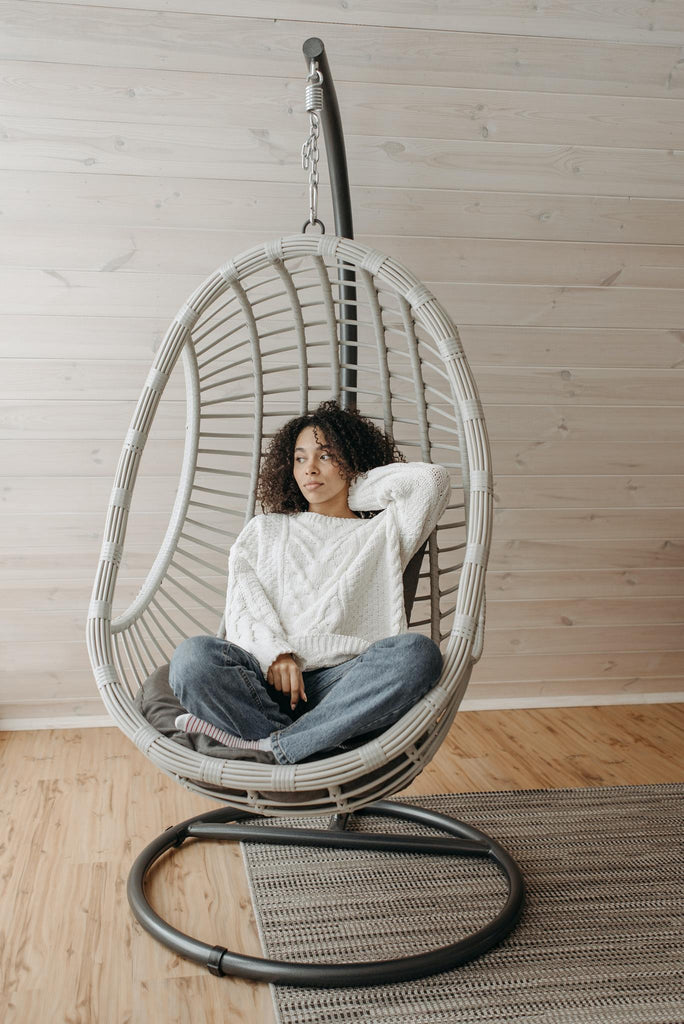 Hanging egg chair