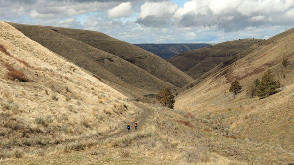 The hike down to John Day River put-in