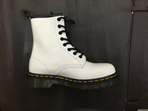 1460 white smooth dr martens