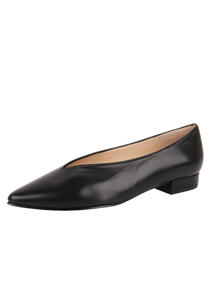 black pointed ballet flats