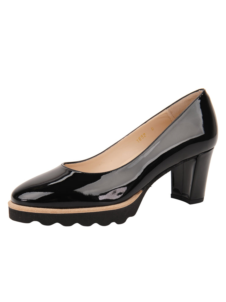 womens black patent heels