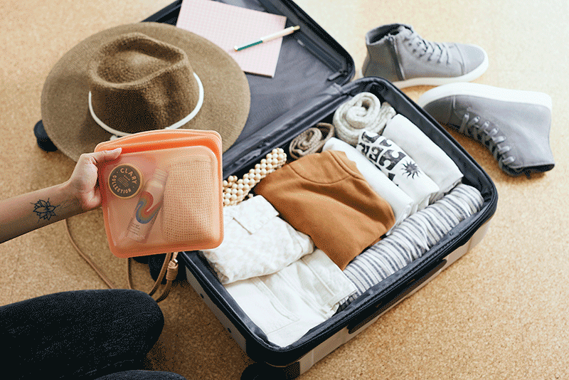 https://cdn.shopify.com/s/files/1/2237/5935/files/Bags-for-Organizing-Suitcase.gif?v=1667938495