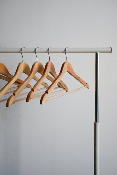 picture of coat hangers 