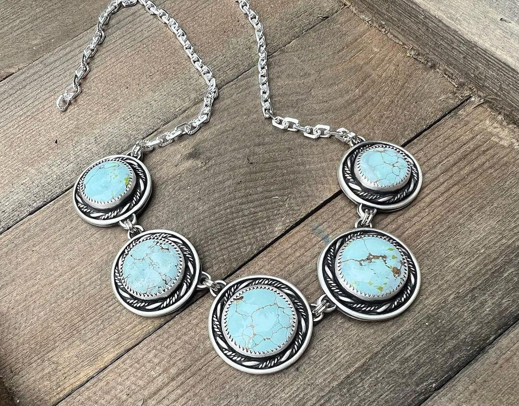 Turquoise necklace by @preciousmetalsbyrachaellynn on Instagram