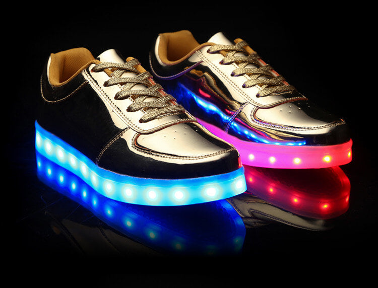schokkend Tijdens ~ naam Gold/Chrome Low-Top LED Light Up Sneakers by BrightLightKicks