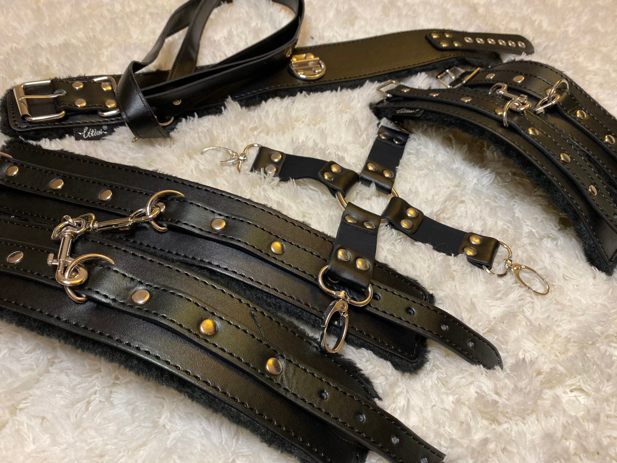 UTIMI 11-IN-1 BDSM BONDAGE RESTRAINTS SEX TOYS KITS ALL IN ONE