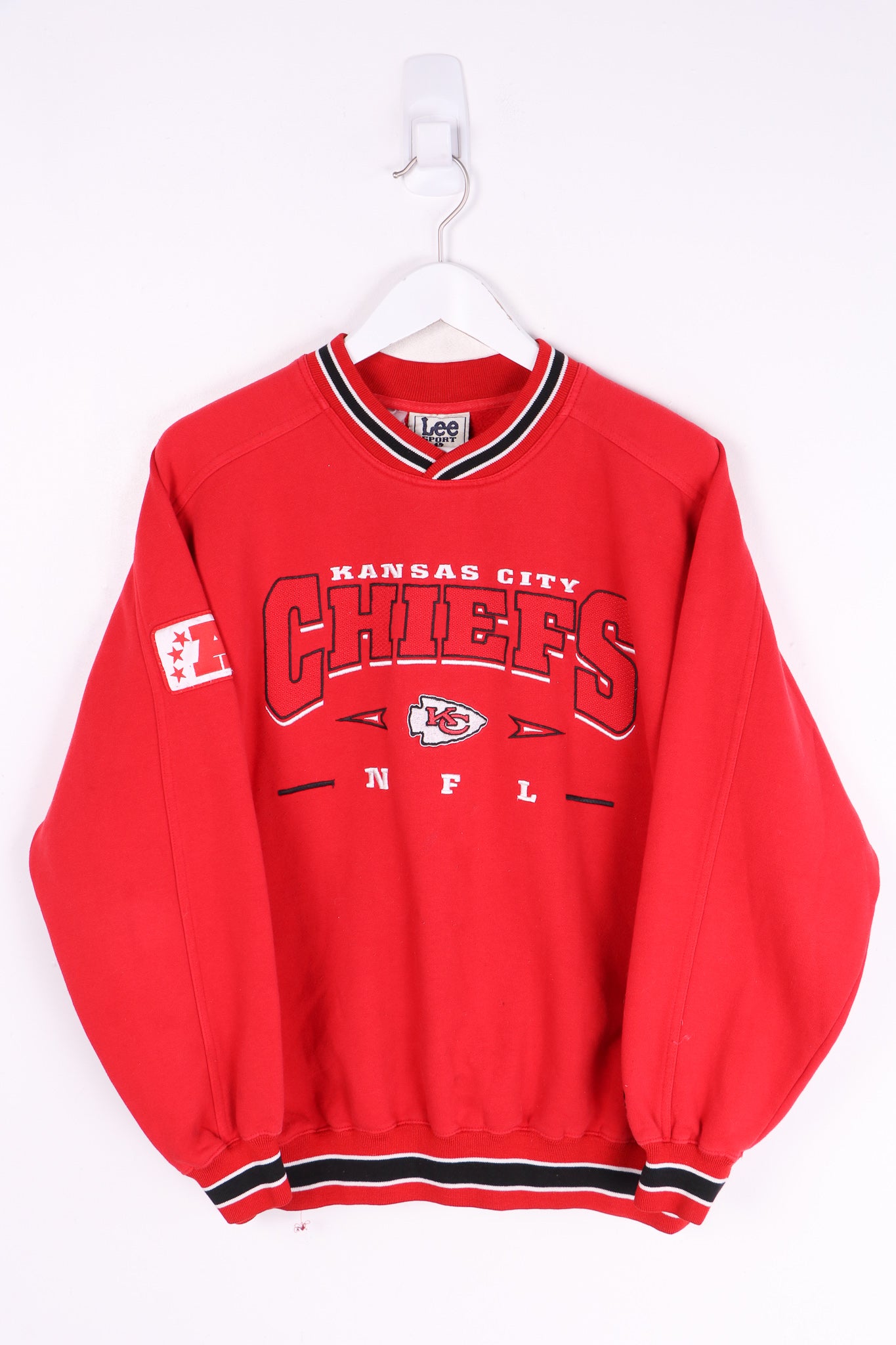 Image of Vintage NFL Chiefs Embroidered Sweater Large  @Ei@@% 4.5 i : ! 