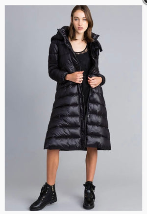 
            
                Load image into Gallery viewer, TWIN SET LONG DOWN PUFFER IN BLACK FALL 22 SALE
            
        