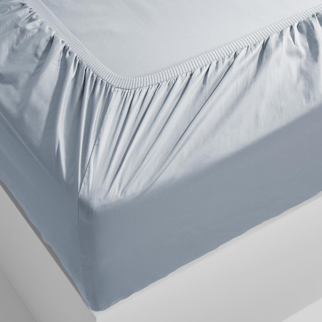 Fitted sheets stays tight with Beddingo's Velcro straps - Curbed